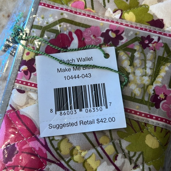 NWT Vera Bradley Clutch Wallet in Make Me Blush - Picture 2 of 3